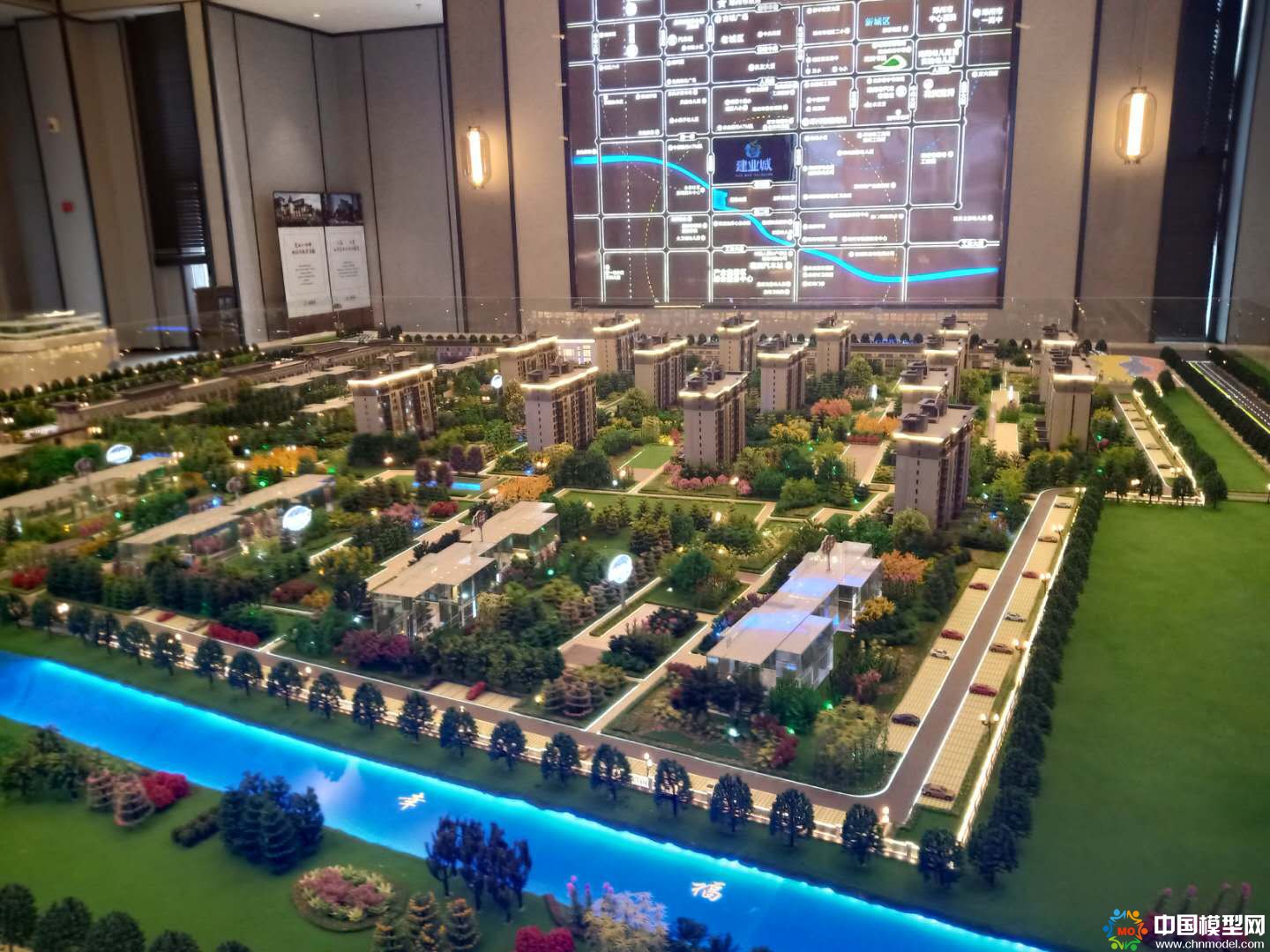 樓盤沙盤模型制作、別墅沙盤模型制作、城市規(guī)劃沙盤制作、建筑模型設(shè)計制作、工業(yè)模型設(shè)計制作、數(shù)字多媒體沙盤制作